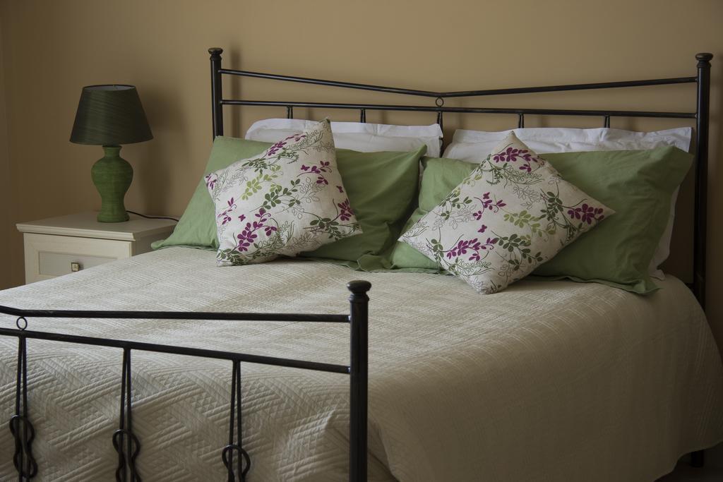 Terra Di Sole Bed & Breakfast Мадзара дел Вало Стая снимка